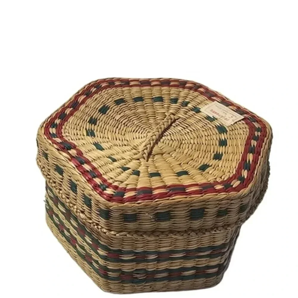 Vtg Handwoven Sweetgrass Basket w Lid from The Peoples Republic China 3
